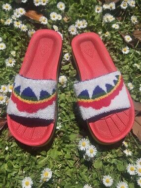 UNIF "Crush" Rainbow Platform Slides
